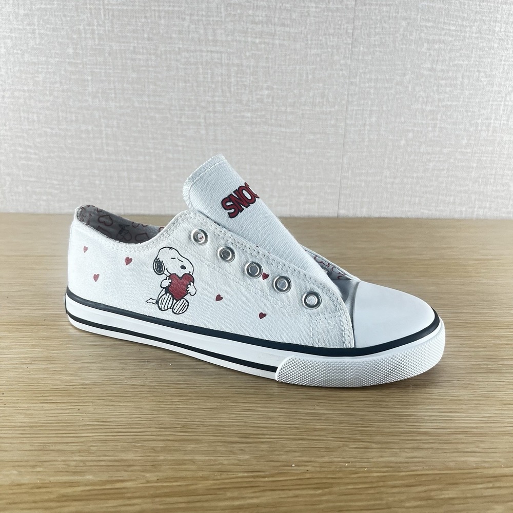 Snoopy Peanuts Slip On Canvas Sneakers White Heart Print Girls Size 4 Red Black